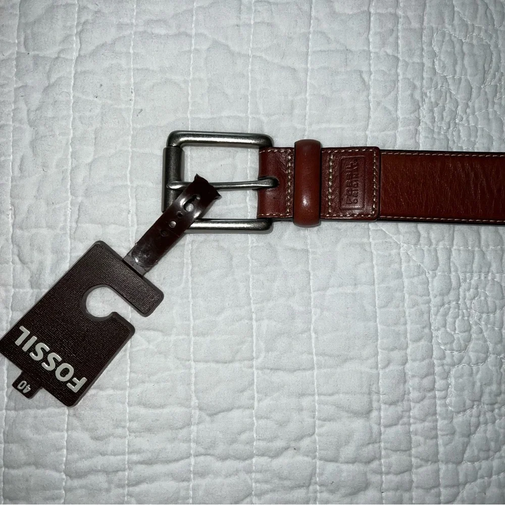 FOSSIL Woodrow Dark Brown Genuine Leather Belt Mens NWT Sz 40 - Picture 6 of 11